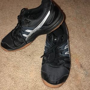 Volleyball shoes